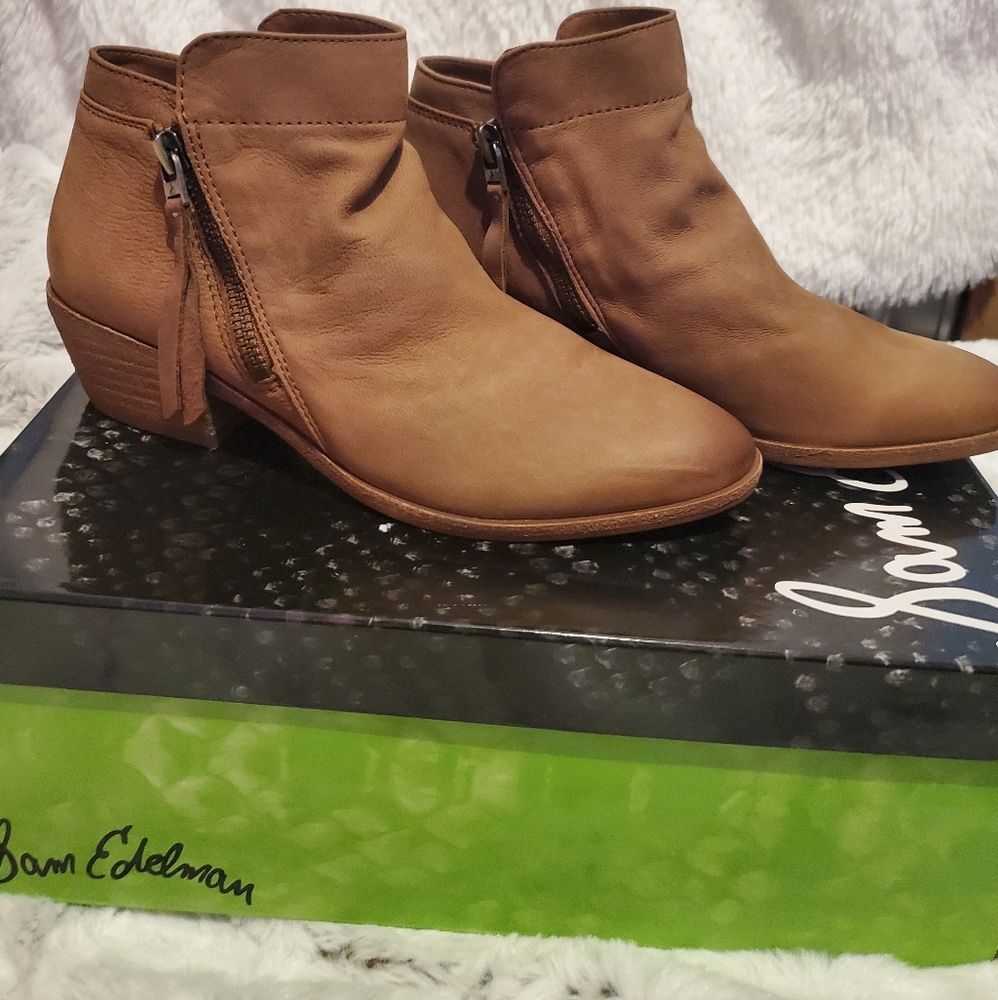 NIB Sam Edelman booties sz 5.5